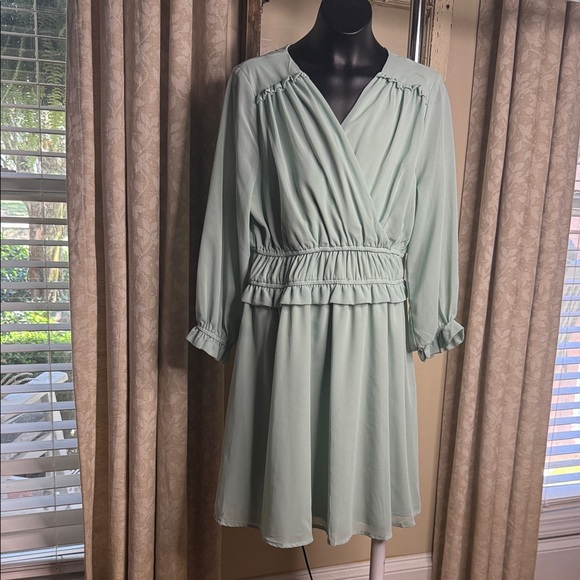 Elegant Mint Green Wrap Dress Medium - Picture 1 of 3
